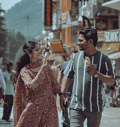 Couple Prewedding Shoot At Mall Road In Manali